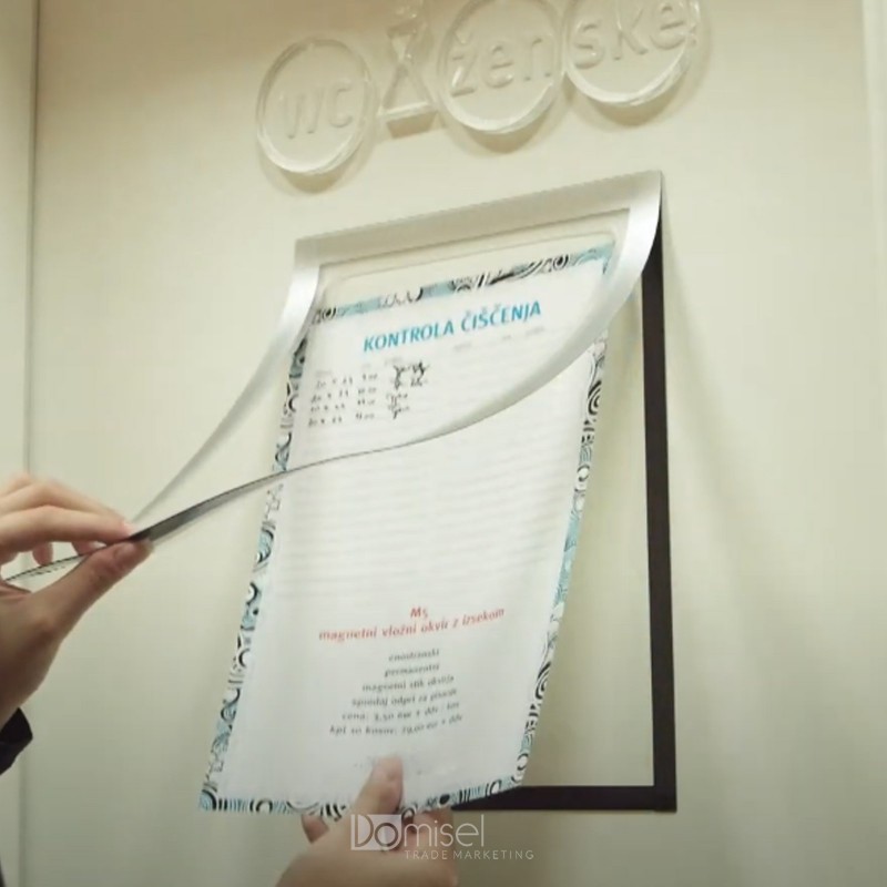 Magnetni vložni okvir samolepilni z izsekom za pisanje - srebrna - A4 Magnetni vložni okvir samolepilni z izsekom za pisanje - srebrna - A4