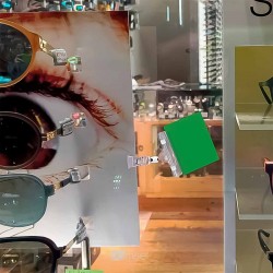 Mini sponka z nosilcem za komunikacije