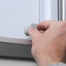 Oglasna deska z magnetno tablo - Srebrna - drsna vrata -  1380 x 982 mm (18 x A4)