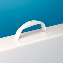 Plastična ročka v obliki puščice