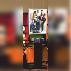 Oglati okvir z neon osvetljavo - enostranski in dvostranski